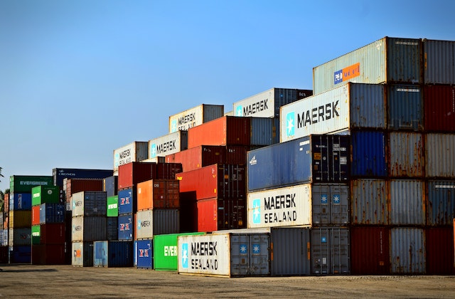Dual container pod in Kubernetes
